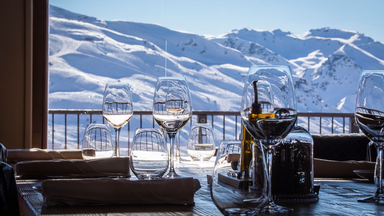 Luxury-Ski-Hotel-KohINor-OSC-Dining (2).jpg