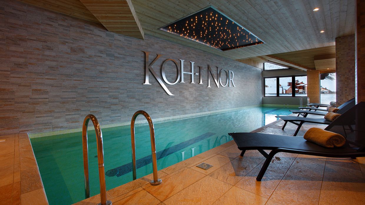 Luxury-Ski-Hotel-KohINor-OSC-Pool.jpg