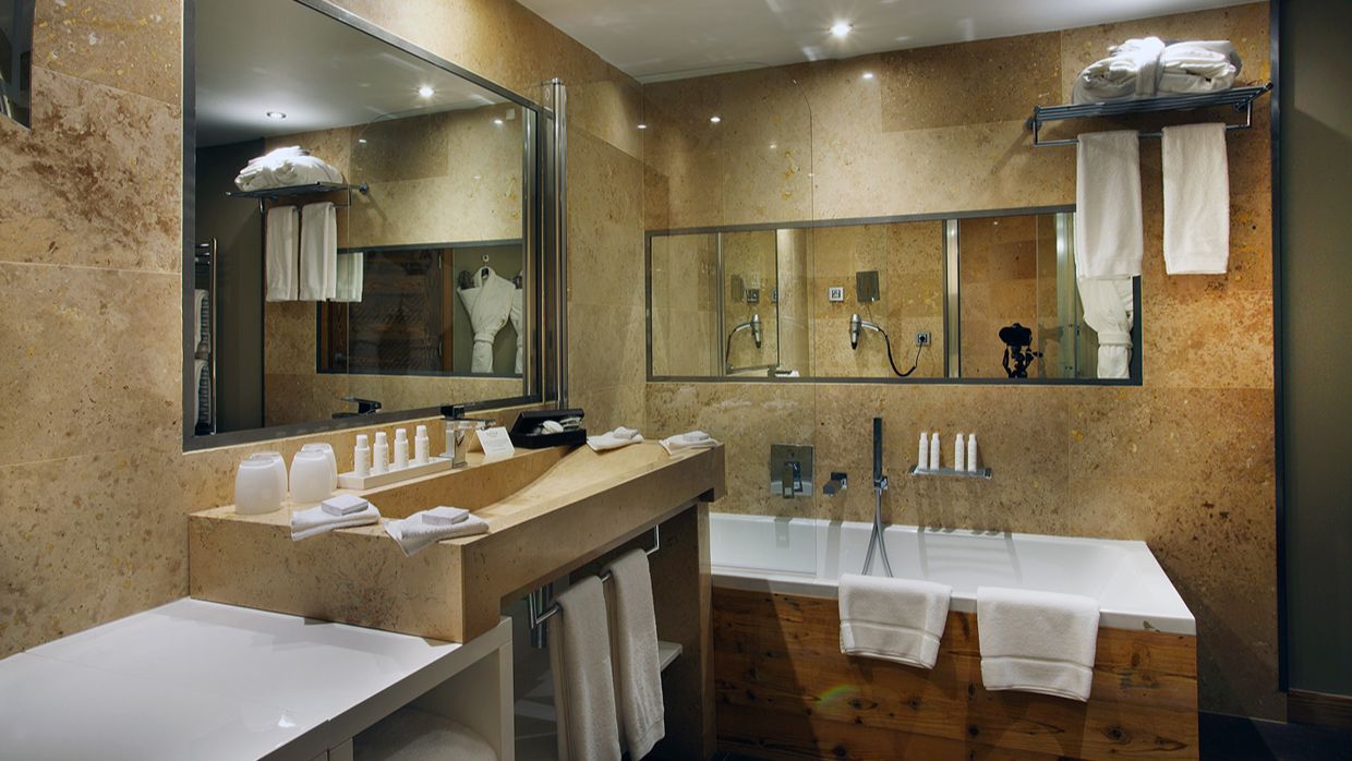 Luxury-Ski-Hotel-KohINor-OSC -Bathroom (2).jpg