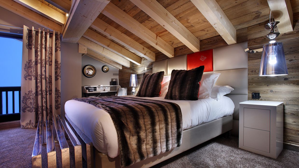 Luxury-Ski-Hotel-KohINor-OSC-Bedroom (23).jpg