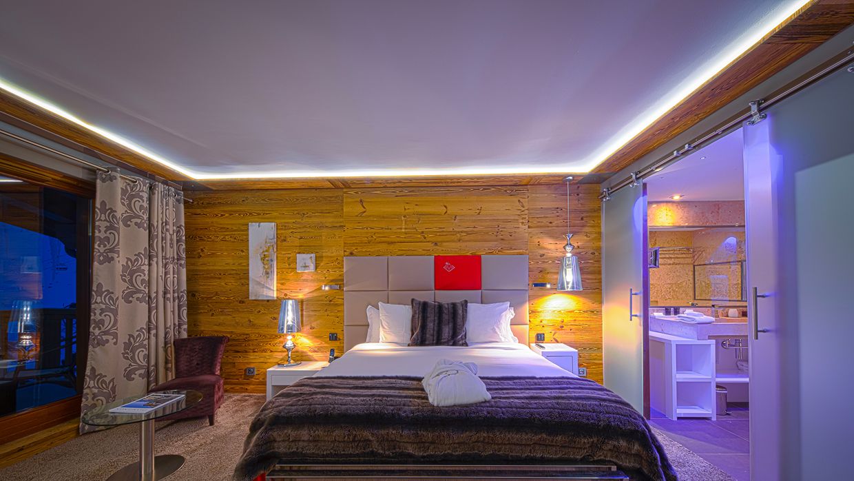 Luxury-Ski-Hotel-KohINor-OSC-Bedroom (15).jpg