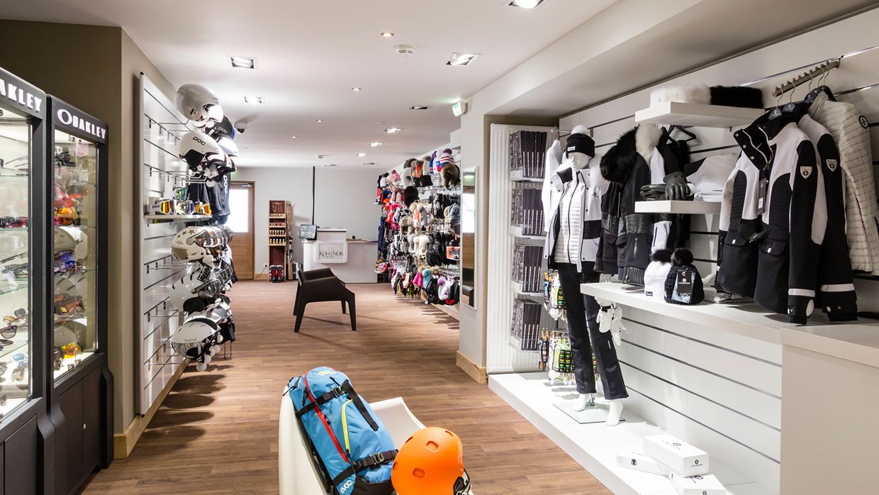 Luxury-Ski-Hotel-KohINor-OSC-Ski shop (2).jpg