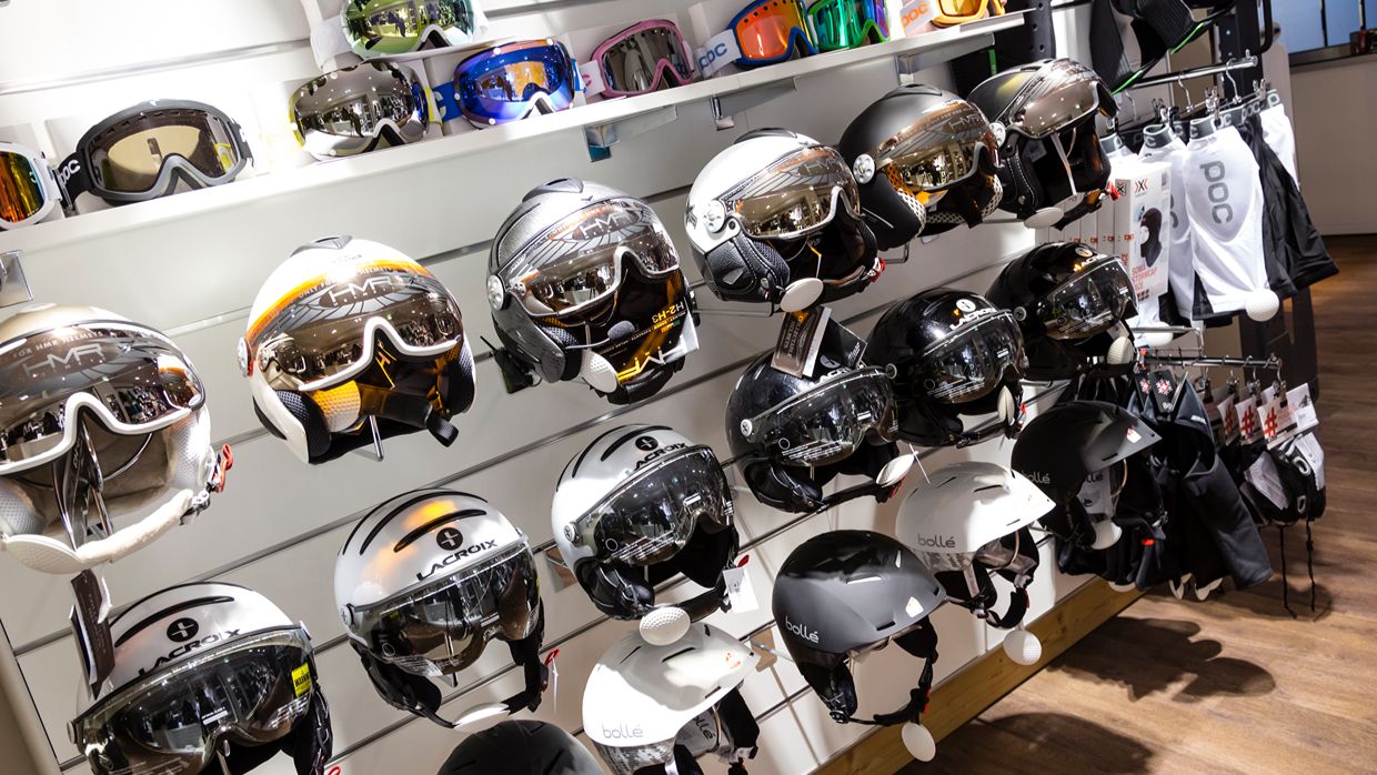 Luxury-Ski-Hotel-KohINor-OSC-Ski shop (1).jpg