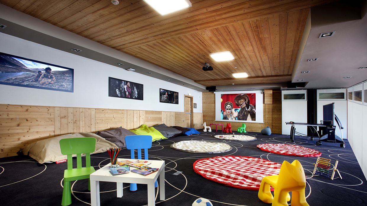 Luxury-Ski-Hotel-KohINor-OSC-Playroom.jpg