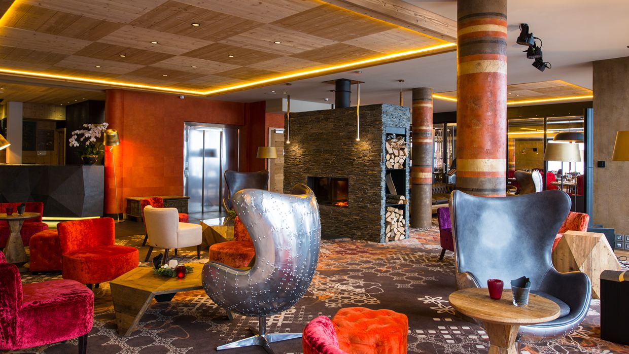 Luxury-Ski-Hotel-Les Arcs-Taj-IMah-OSC- Lounge (1).jpg