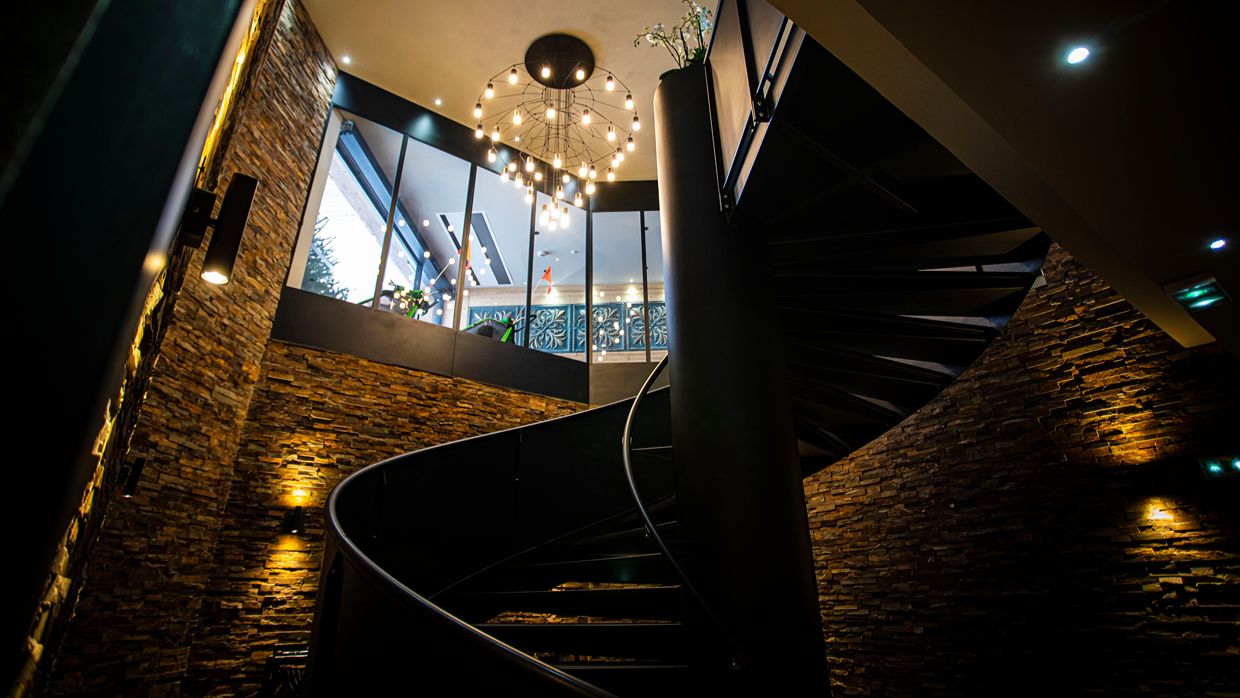 Luxury-Ski-Hotel-Les Arcs-Taj-IMah-OSC- Stairs.jpg