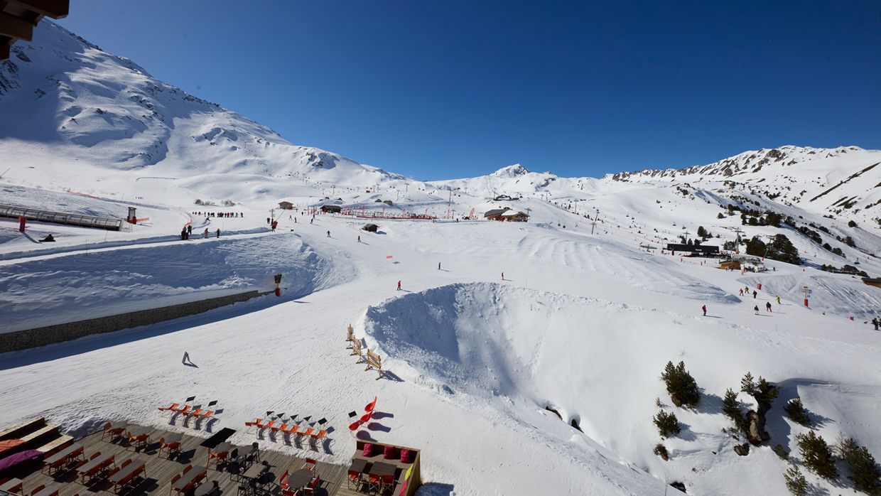 Luxury-Ski-Hotel-Les Arcs-Taj-IMah-OSC-View.jpg