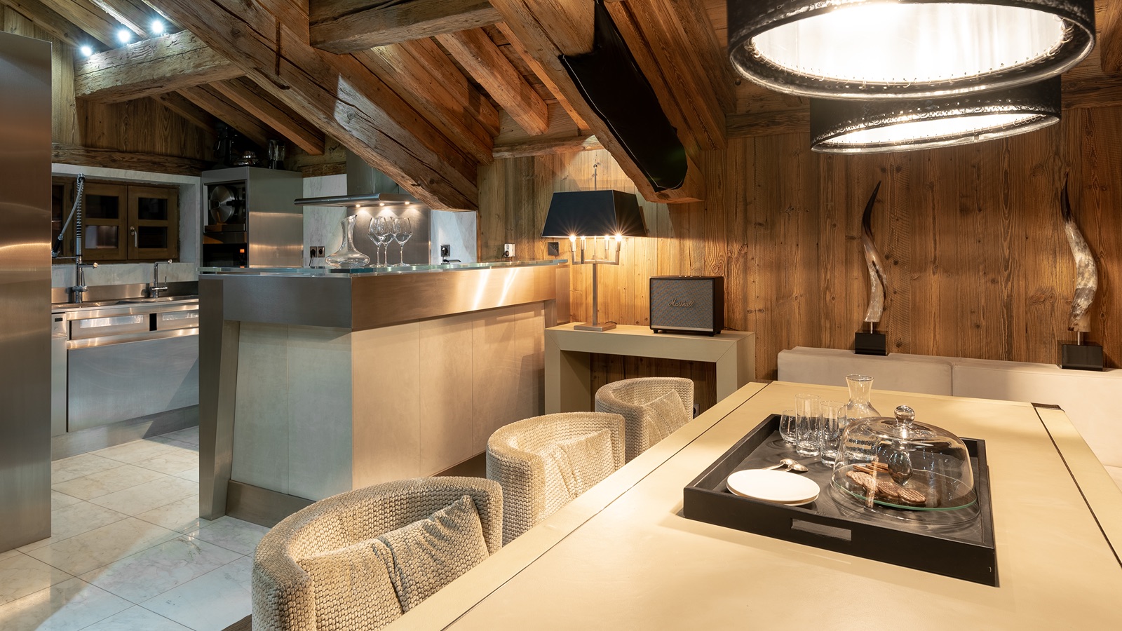 Luxury-Ski-Resort-Courchevel-1850-Chalet-CRT-Oxford-Ski-dining.jpg