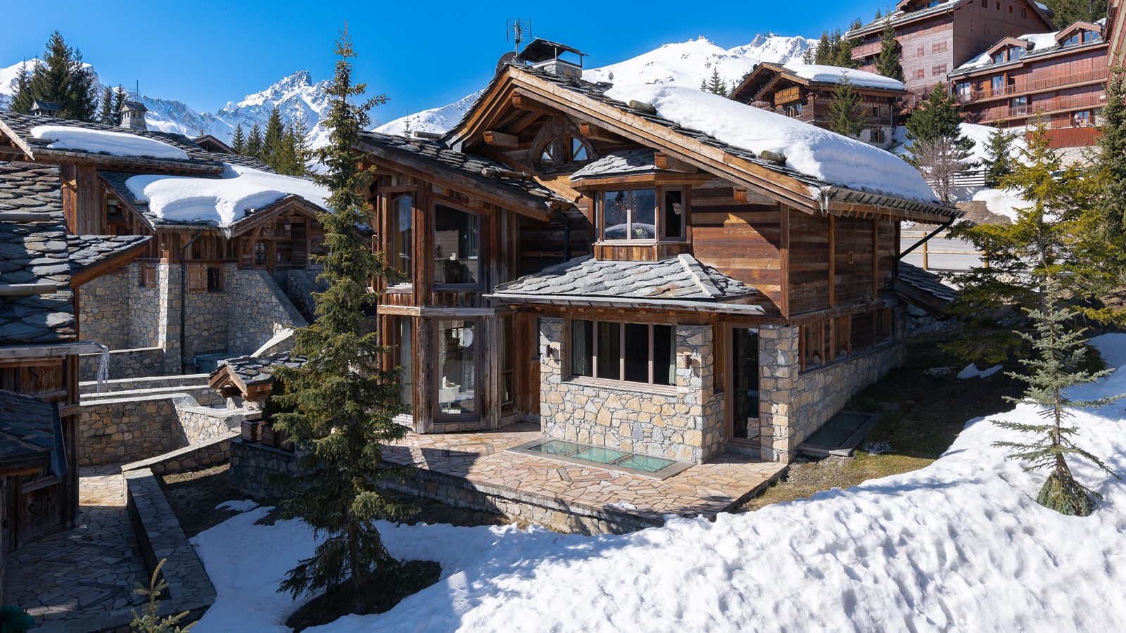 Luxury-Ski-Resort-Courchevel-1850-Chalet-CRT-Oxford-Ski-exterior1.jpg