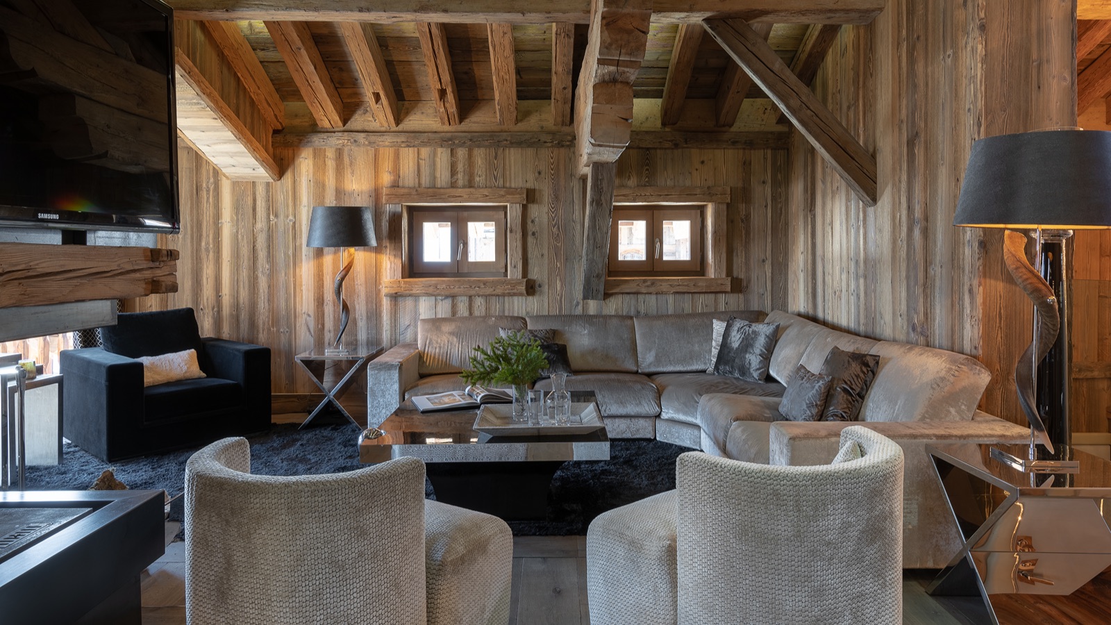 Luxury-Ski-Resort-Courchevel-1850-Chalet-CRT-Oxford-Ski-lounge3.jpg