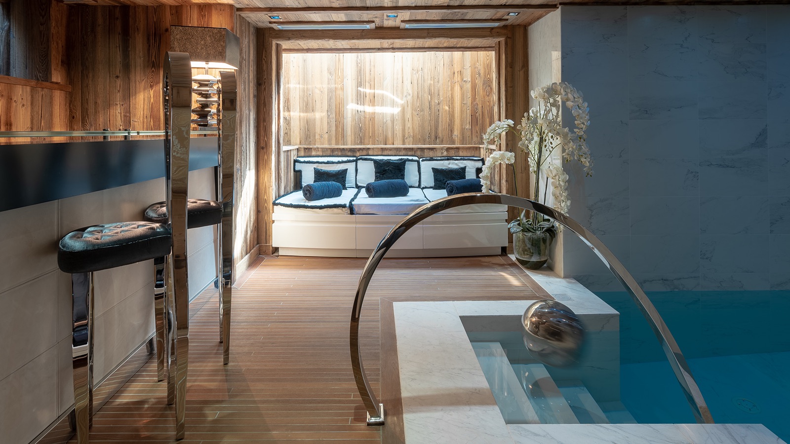 Luxury-Ski-Resort-Courchevel-1850-Chalet-CRT-Oxford-Ski-pool.jpg
