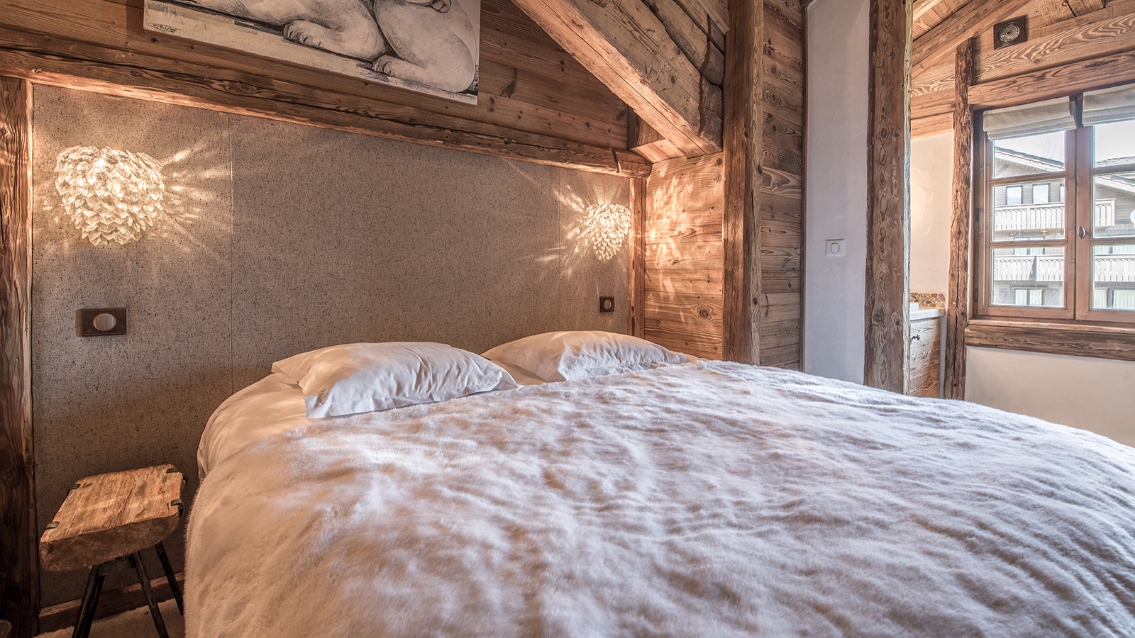 Luxury-Ski-Resort-Courchevel-1850-Chalet-Saint-James-Oxford-Ski-bedroom4.jpg