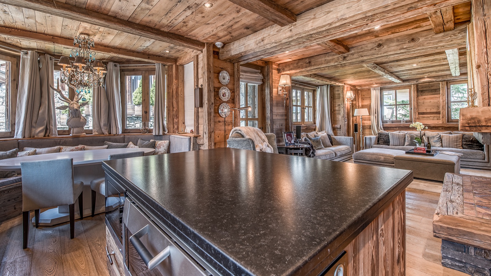 Luxury-Ski-Resort-Courchevel-1850-Chalet-Saint-James-Oxford-Ski-lounge6.jpg