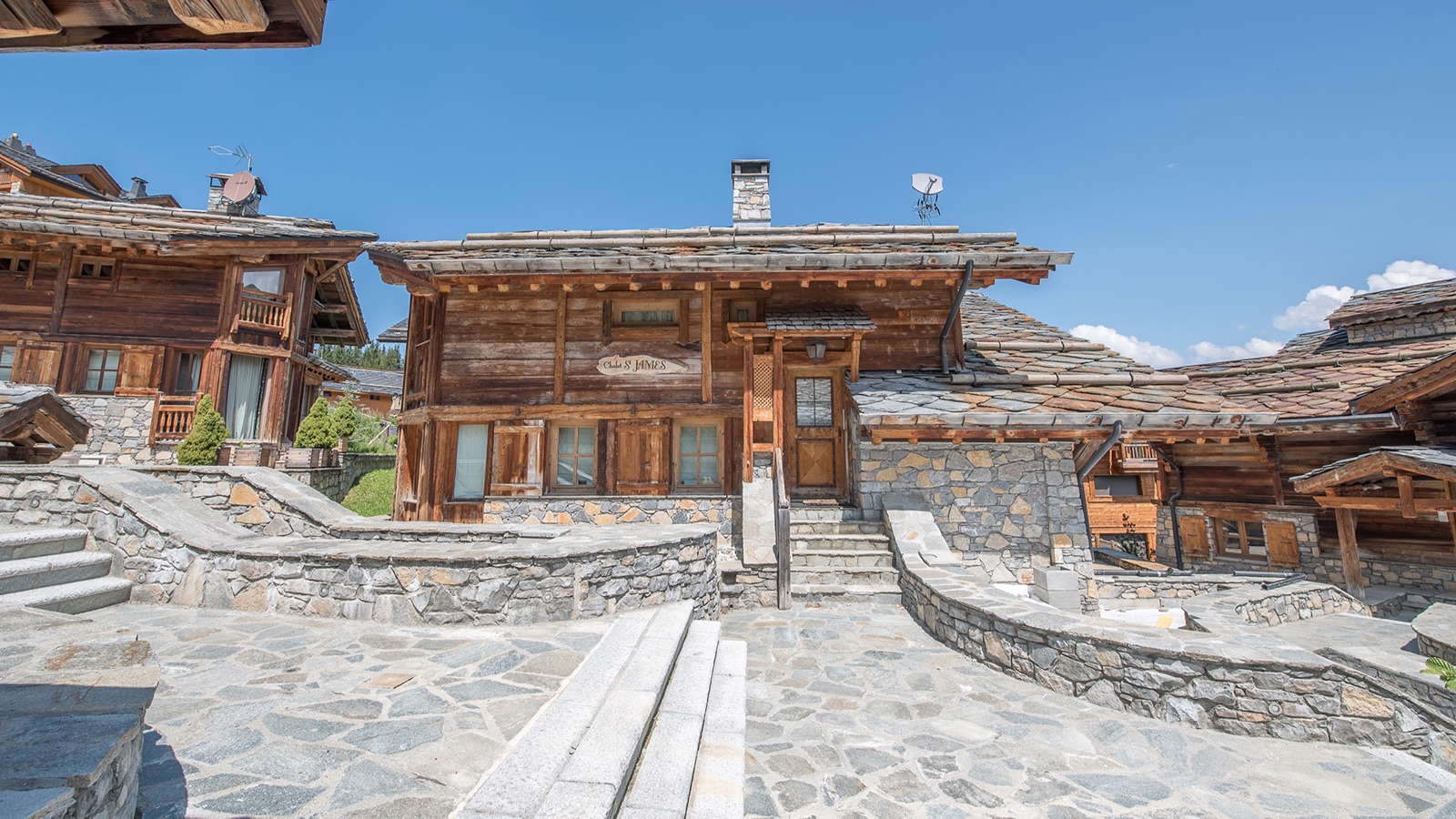 Luxury-Ski-Resort-Courchevel-1850-Chalet-Saint-James-Oxford-Ski-exterior.jpg