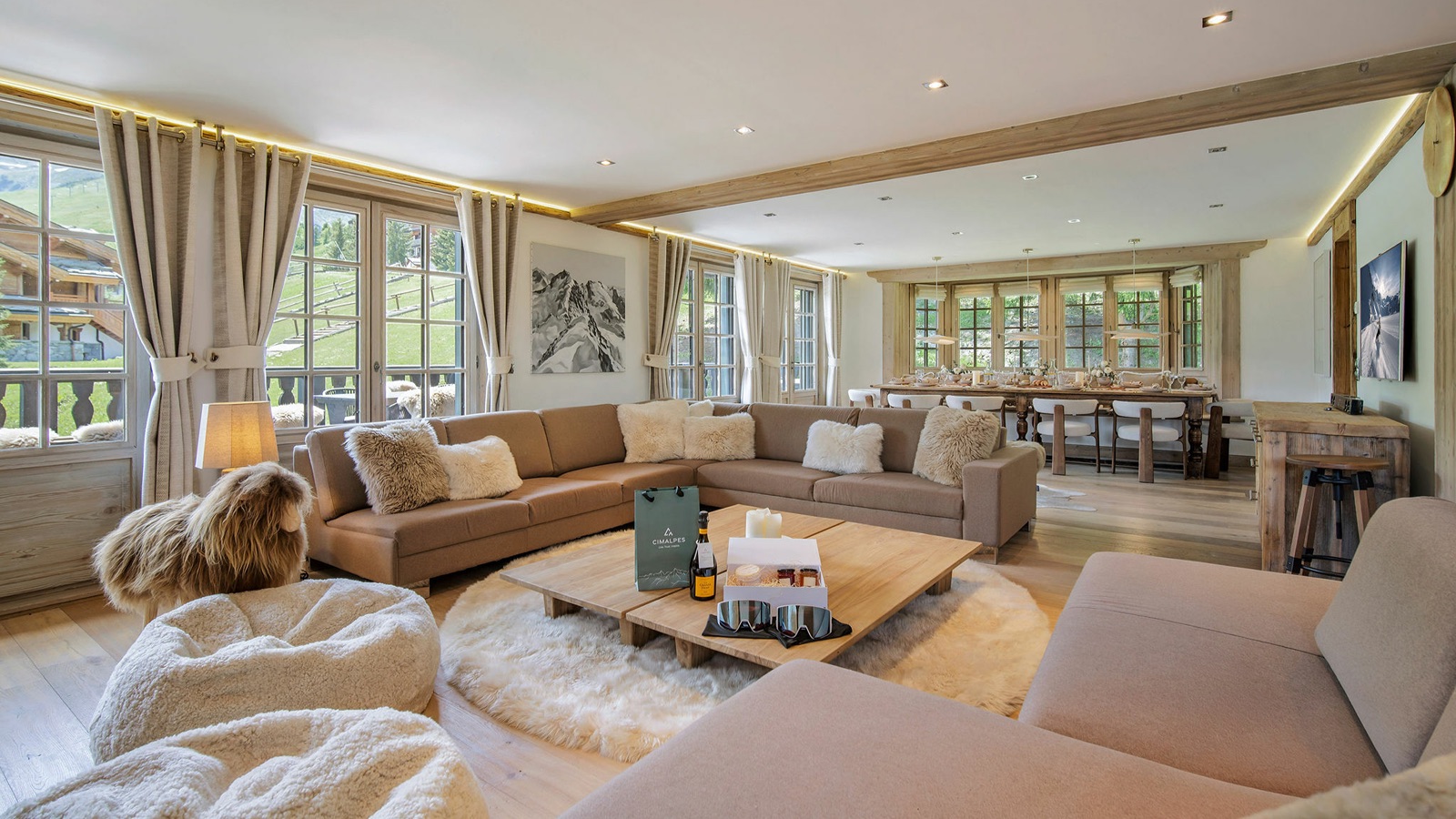 Luxury-Ski-Resort-Courchevel-1850-Chalet-Nirvana-Oxford-Ski-lounge2.jpg