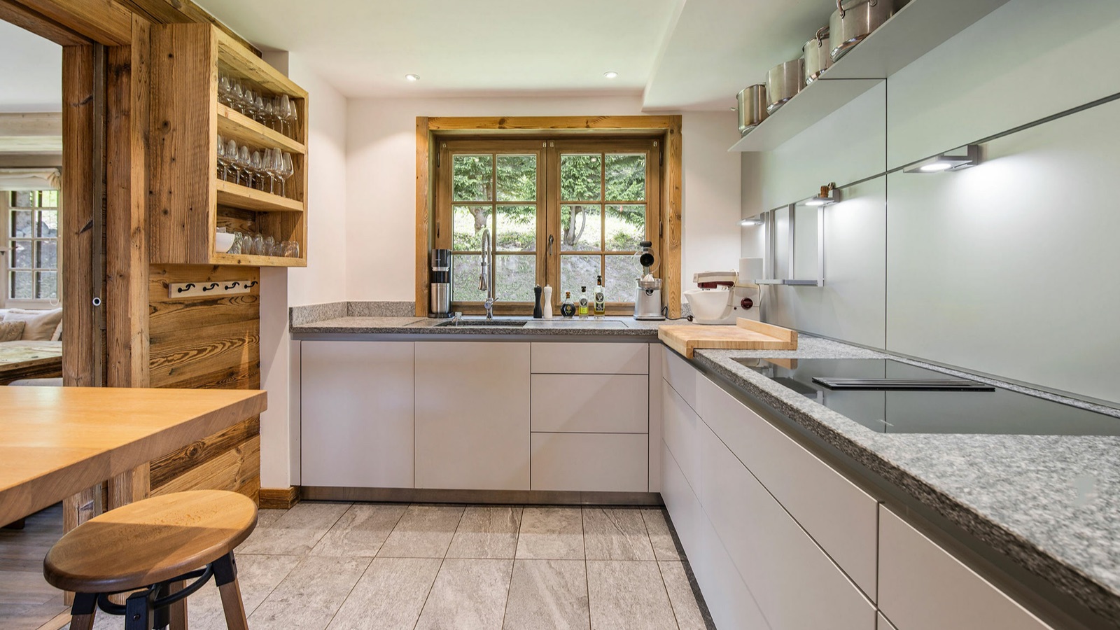 Luxury-Ski-Resort-Courchevel-1850-Chalet-Nirvana-Oxford-Ski-kitchen.jpg