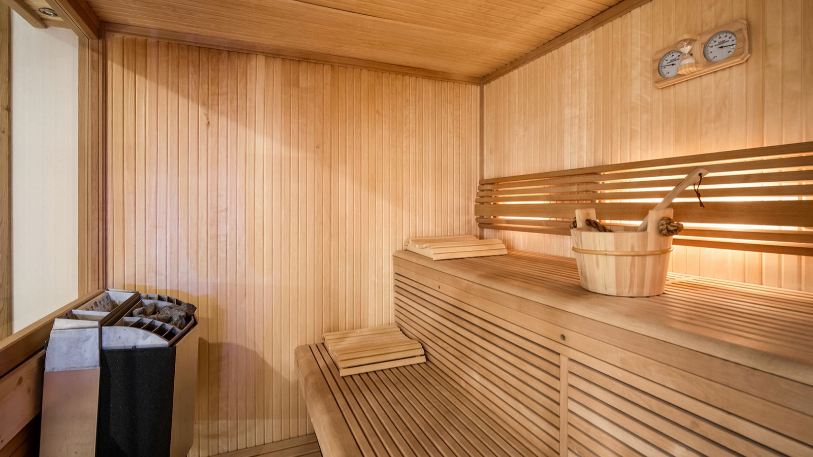 Luxury-Ski-Resort-Courchevel-1850-Chalet-Nirvana-Oxford-Ski-sauna2.jpg