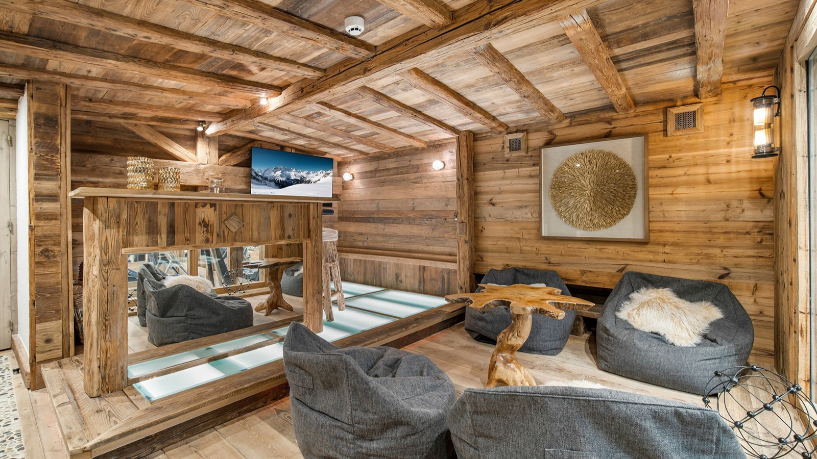 Luxury-Ski-Resort-Courchevel-1850-Chalet-Nirvana-Oxford-Ski-snug.jpg
