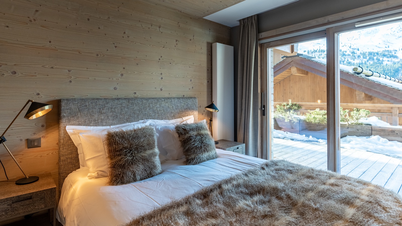Luxury-Ski-Resort-Meribel-Chalet-Doron-Oxford-Ski-bedroom13.jpg