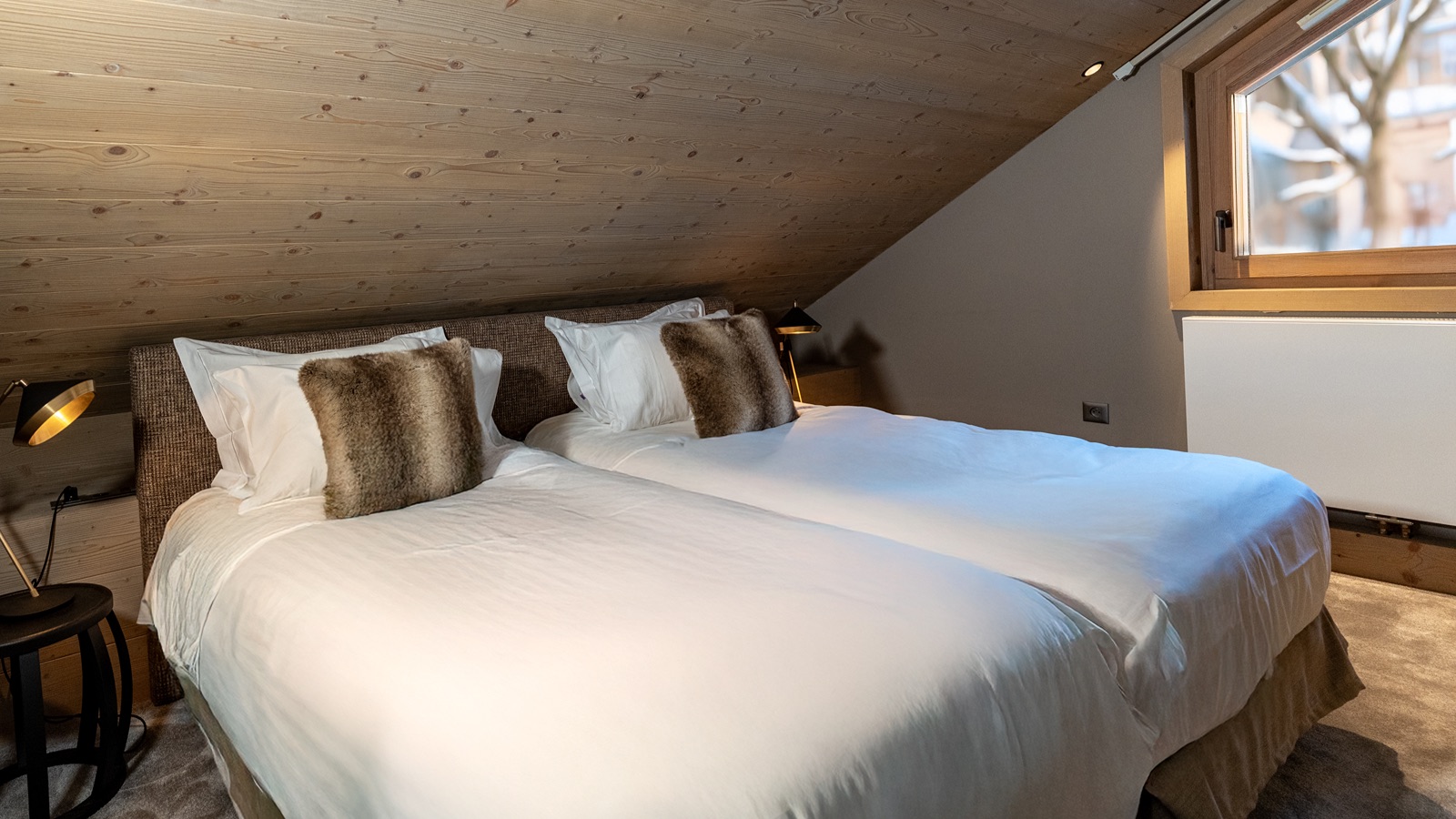 Luxury-Ski-Resort-Meribel-Chalet-Tueda-Oxford-Ski-bedroom9.jpg