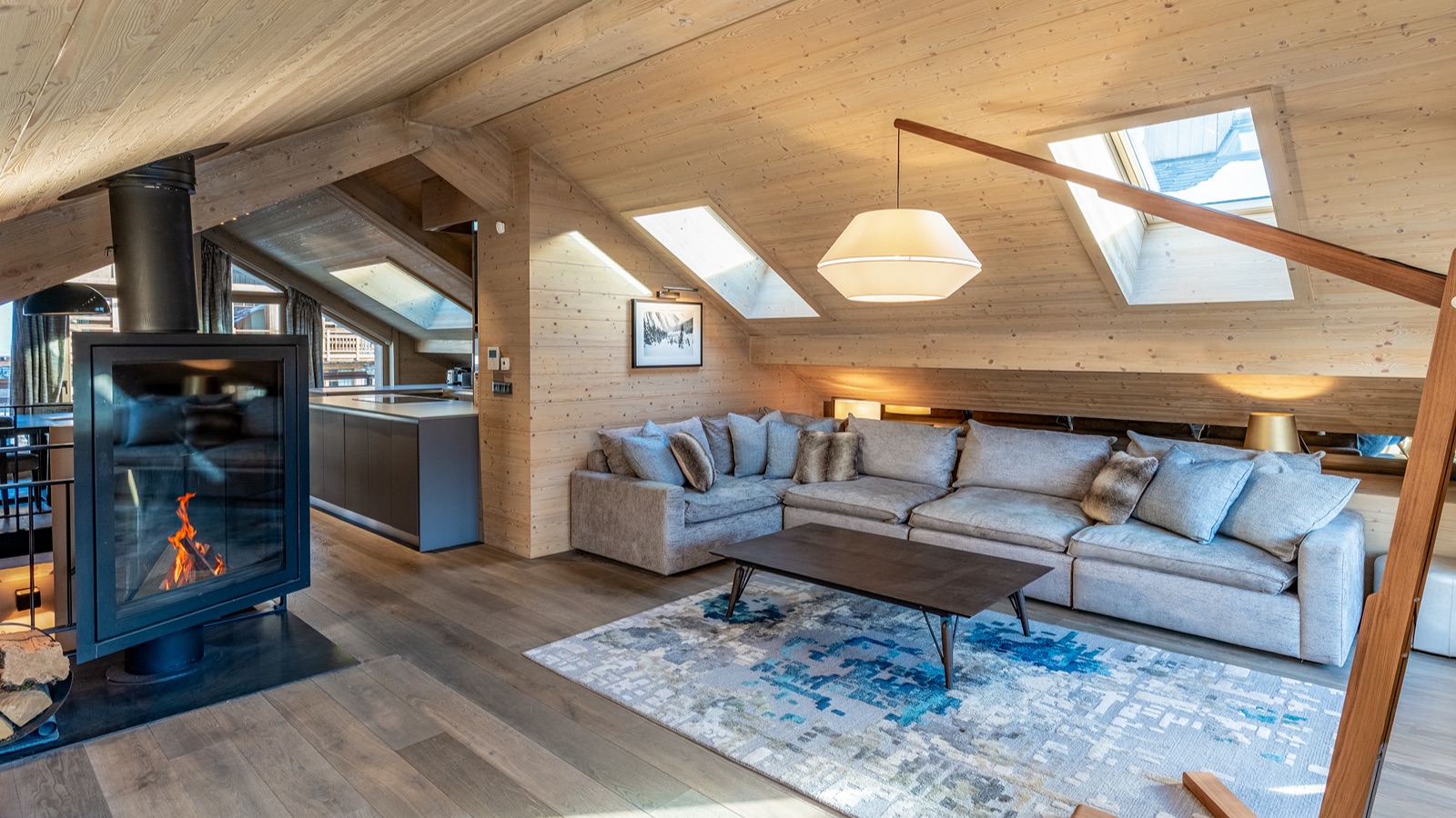 Luxury-Ski-Resort-Meribel-Chalet-Tueda-Oxford-Ski-Lounge.jpg
