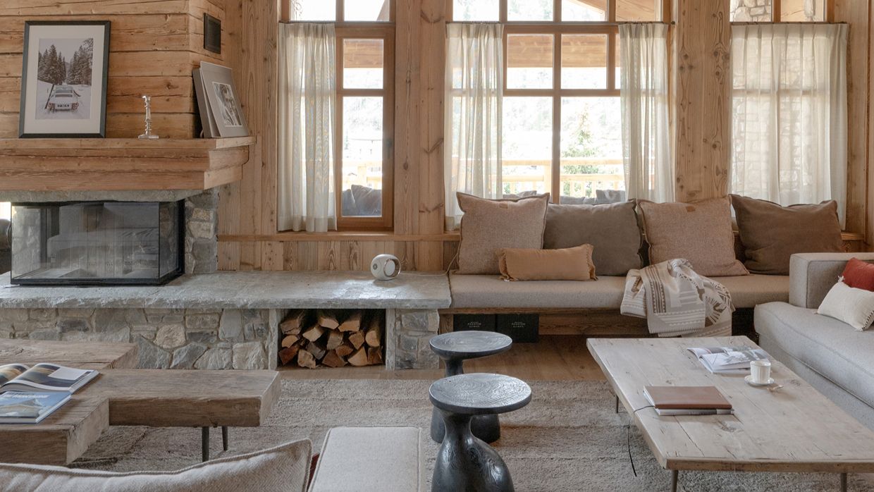Luxury-Ski-Chalet-Val d'Isère-ChaletColPers-OSC- Lounge (5).jpg