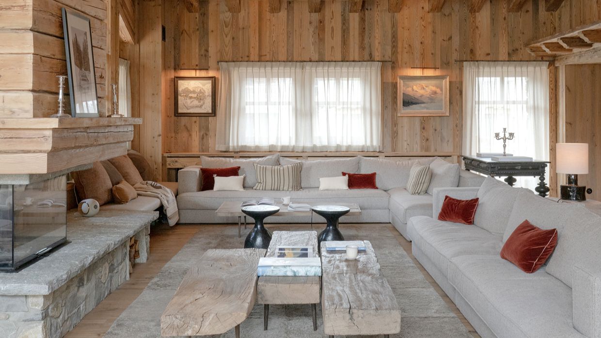 Luxury-Ski-Chalet-Val d'Isère-ChaletColPers-OSC- Lounge (6).jpg