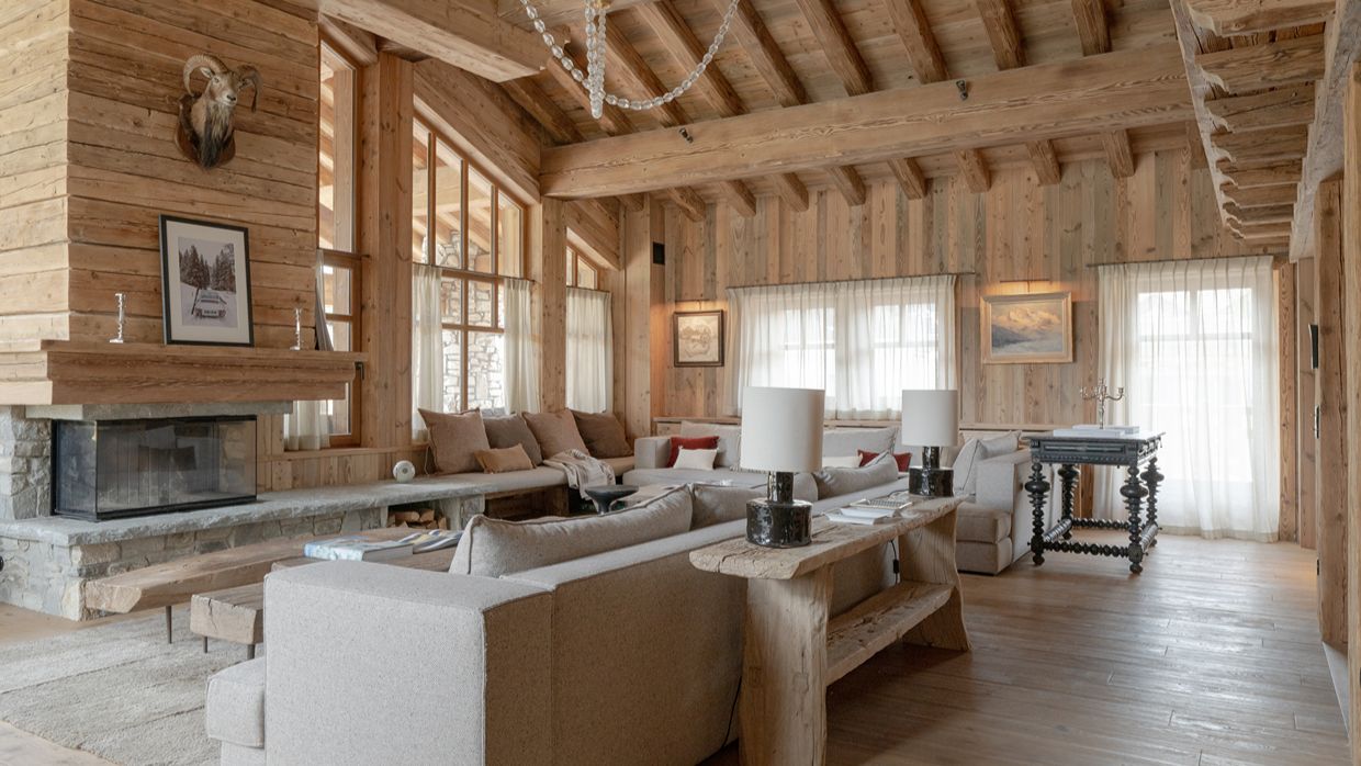 Luxury-Ski-Chalet-Val d'Isère-ChaletColPers-OSC- Lounge (8).jpg
