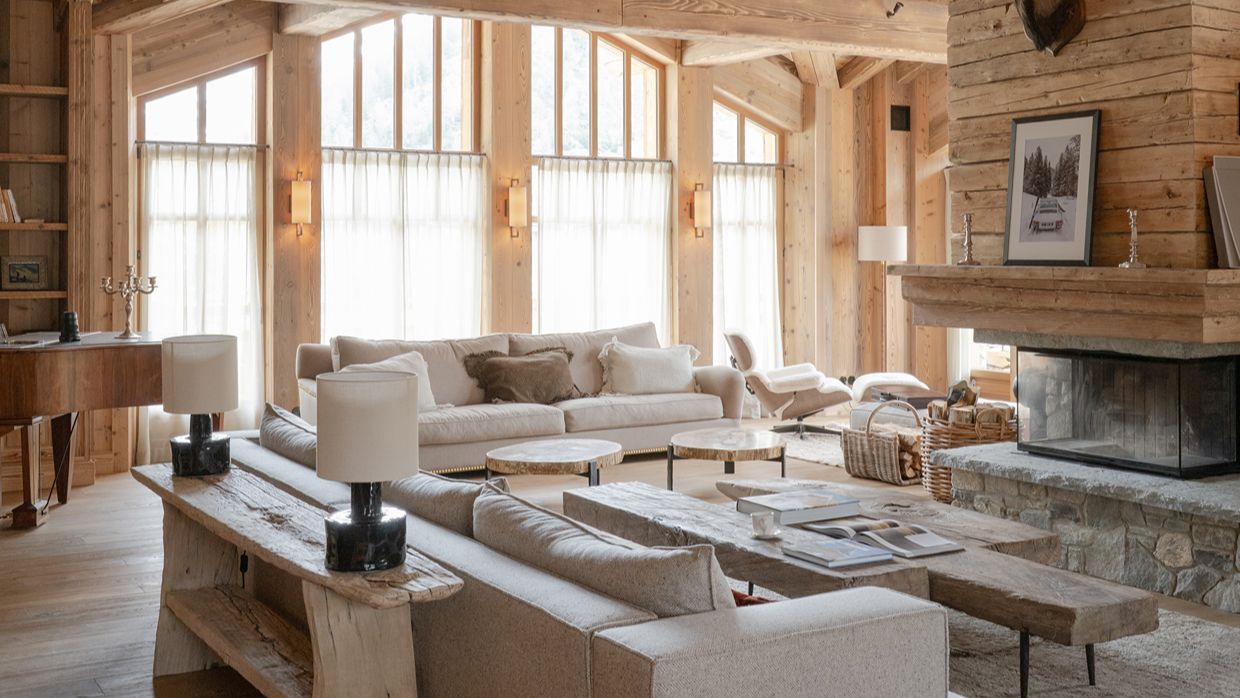 Luxury-Ski-Chalet-Val d'Isère-ChaletColPers-OSC-Lounge.jpg