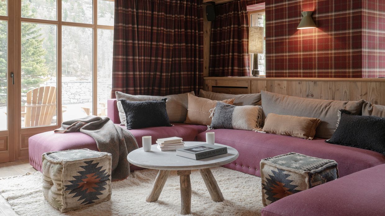 Luxury-Ski-Chalet-Val d'Isère-ChaletColPers-OSC-Sitting.jpg