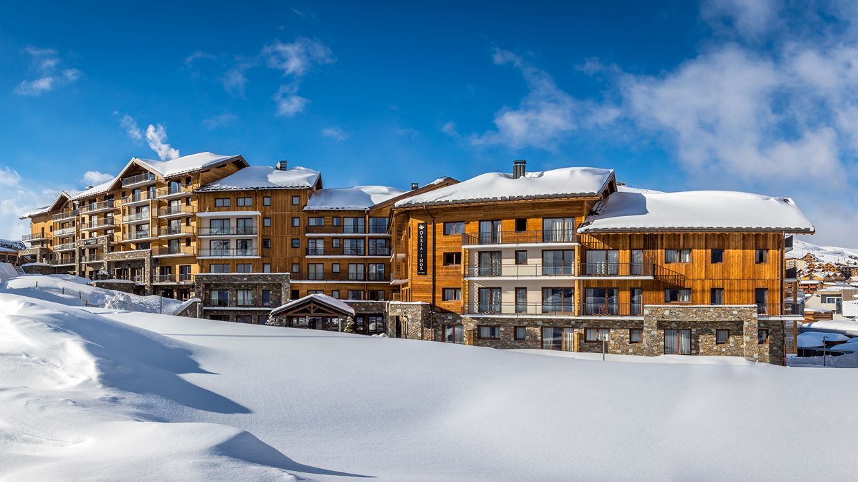 Luxury-Ski-Hotel-Alpe d'Huez-Daria-INor-OSC-Hotel (2).jpg