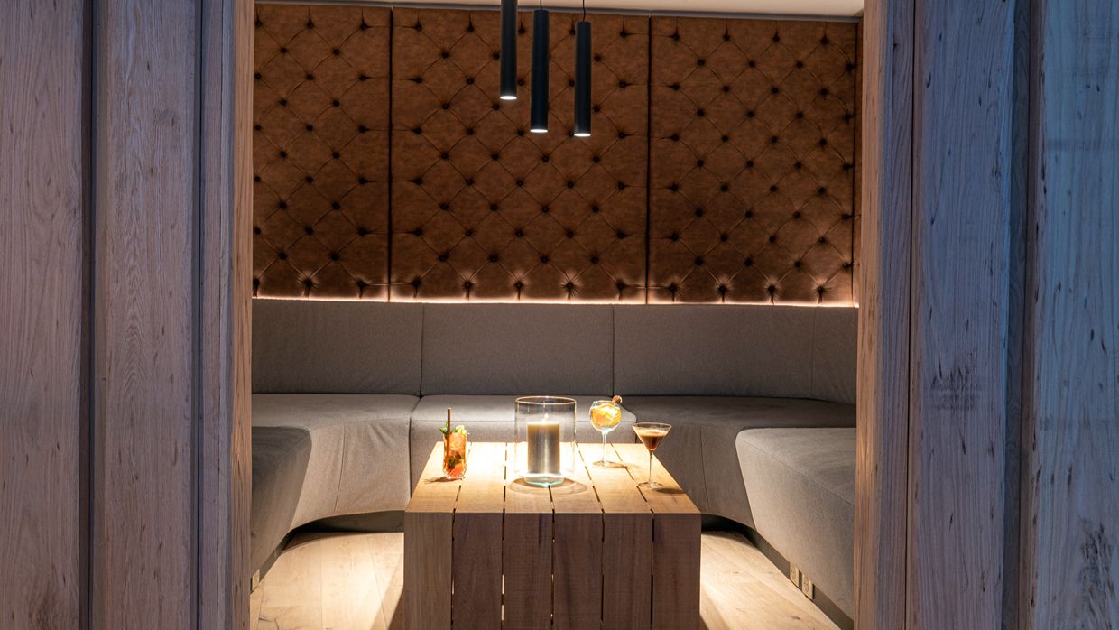 Luxury-Ski-Hotel-Voulezvous -OSC-  Bar (3).jpg