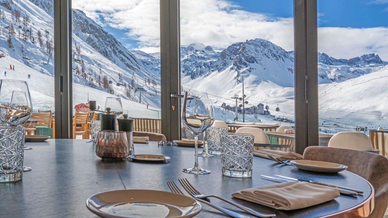Luxury-Ski-Hotel-Voulezvous -OSC-  Dining (4).jpg