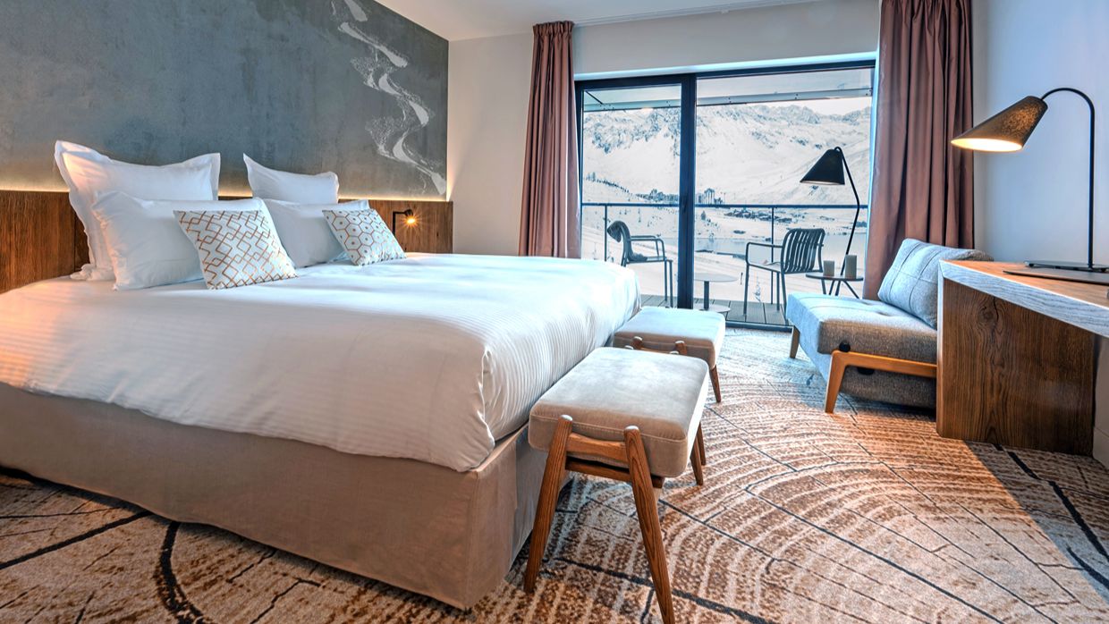 Luxury-Ski-Hotel-Voulezvous -OSC-  Bedroom (6).jpg