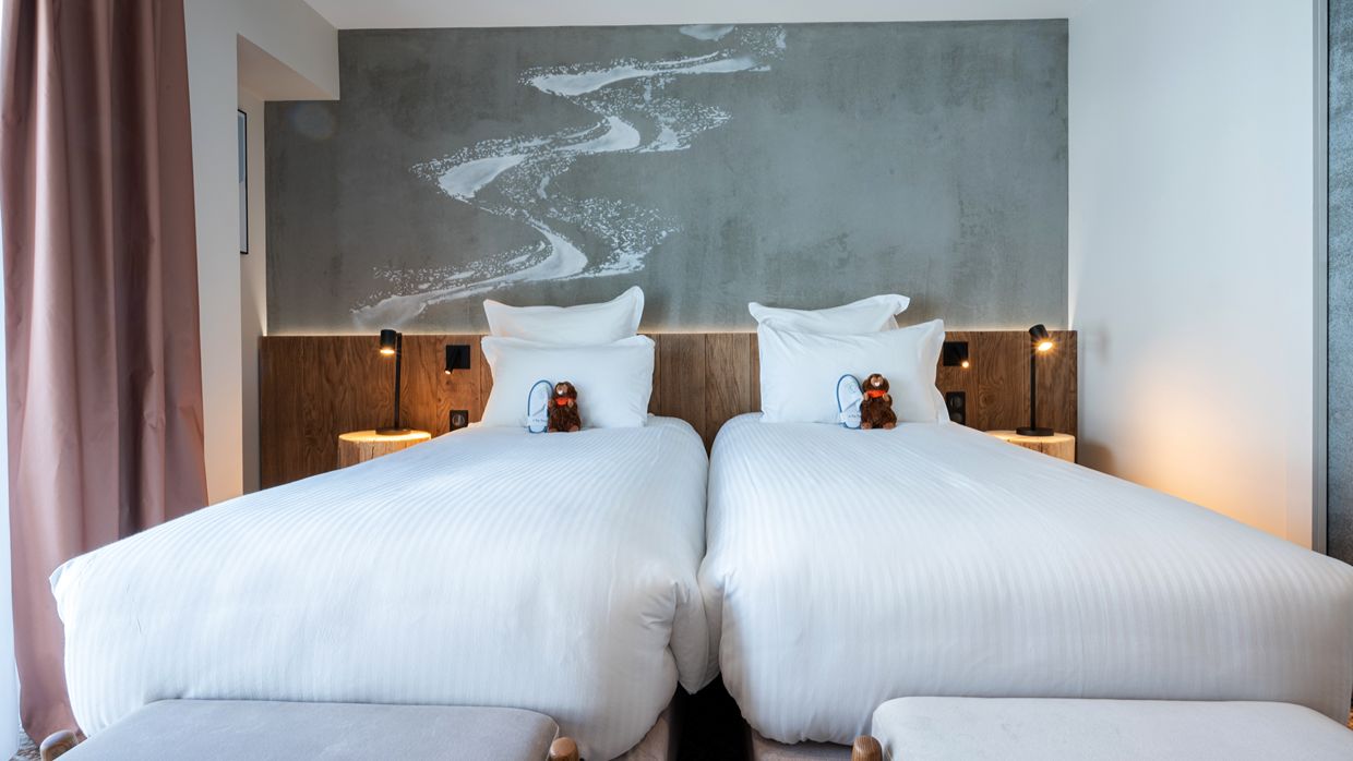 Luxury-Ski-Hotel-Voulezvous -OSC-  Bedroom (1).jpg