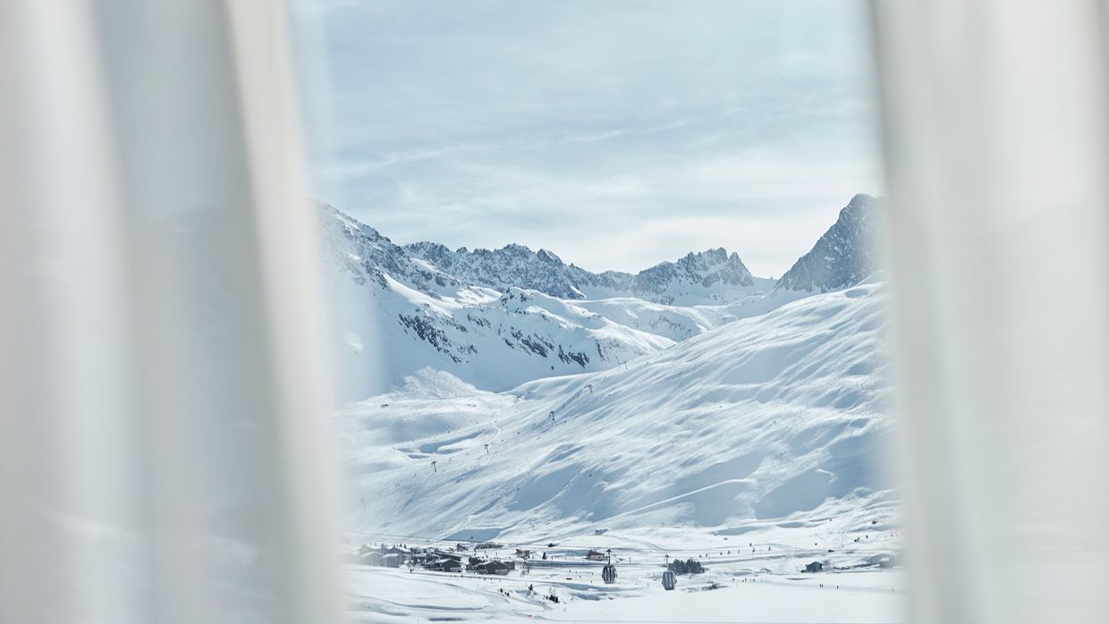 Luxury-Ski-Hotel-Voulezvous -OSC-  Bedroom view.jpg