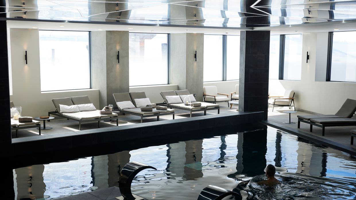 Luxury-Ski-Hotel-Voulezvous -OSC-  Pool (8).jpg