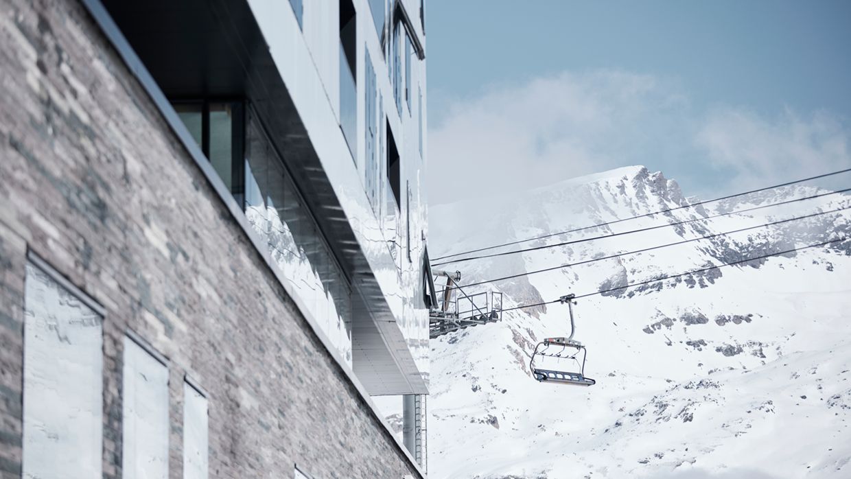 Luxury-Ski-Hotel-Voulezvous -OSC-  Terrace (1).jpg