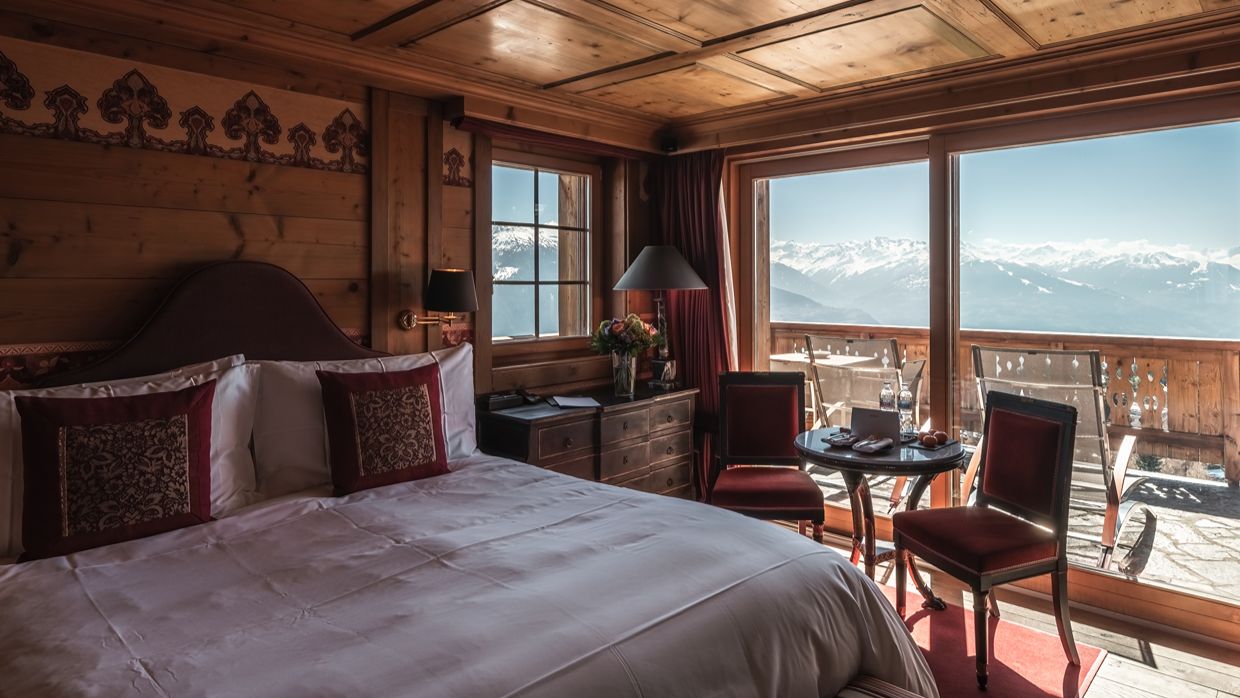 Luxury-Ski-Hotel-LeCrans-OSC- Bedroom (1).jpg