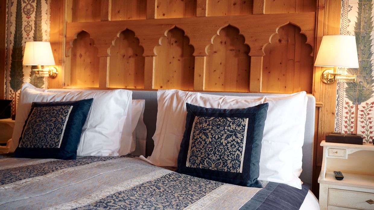 Luxury-Ski-Hotel-LeCrans-OSC-Bedroom.jpg