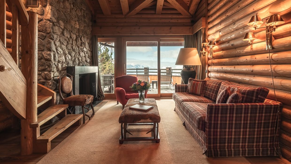 Luxury-Ski-Hotel-LeCrans-OSC-Bedroom (3).jpg