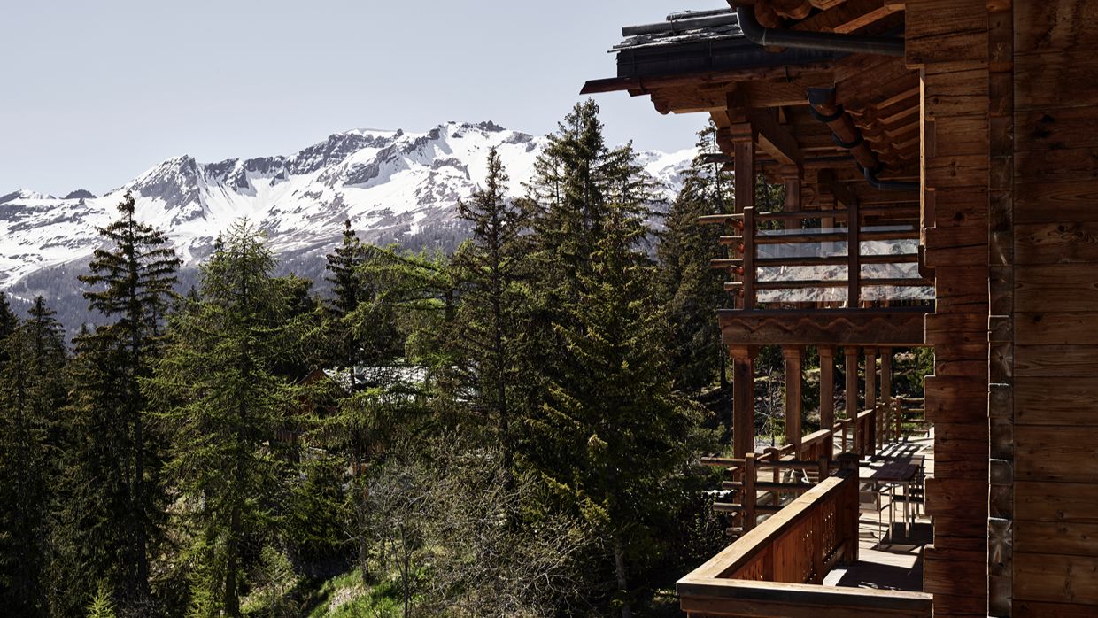 Luxury-Ski-Hotel-LeCrans-OSC-Hotel (3).jpg