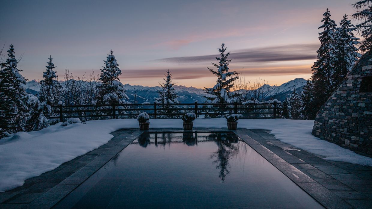 Luxury-Ski-Hotel-LeCrans-OSC-Pool (1).jpg
