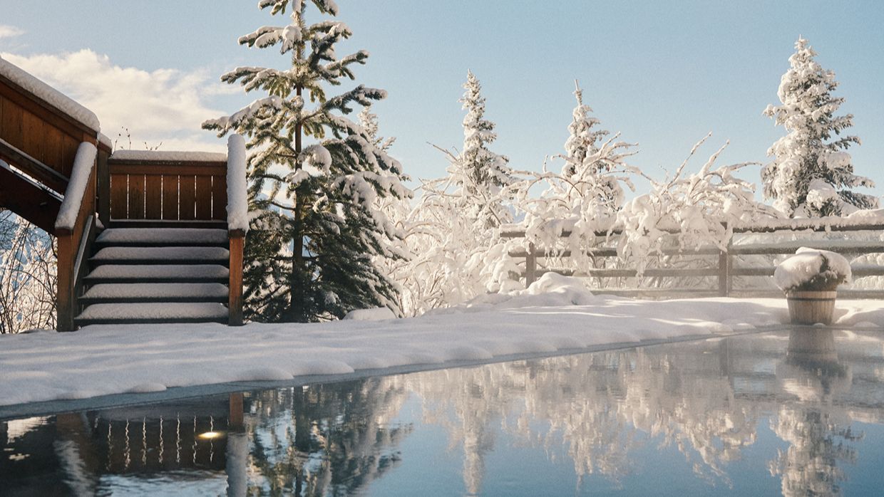 Luxury-Ski-Hotel-LeCrans-OSC-Pool (6).jpg