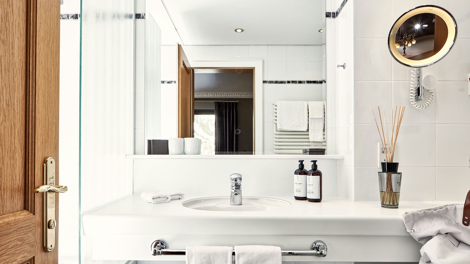 Luxury-Ski-Resort-Lech-Hotel-Kristiana-Oxford-Ski-bathroom.jpg