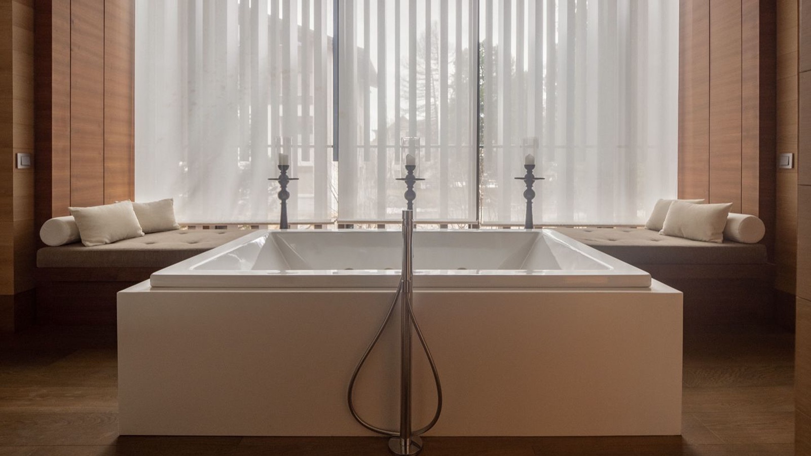 Luxury-Ski-Resort-Andermatt-Hotel-Chedi-Andermatt-Oxford-Ski-suite-bathroom.jpg