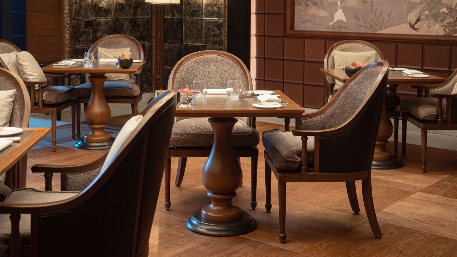 Luxury-Ski-Resort-Andermatt-Hotel-Chedi-Andermatt-Oxford-Ski-restaurant6.jpg