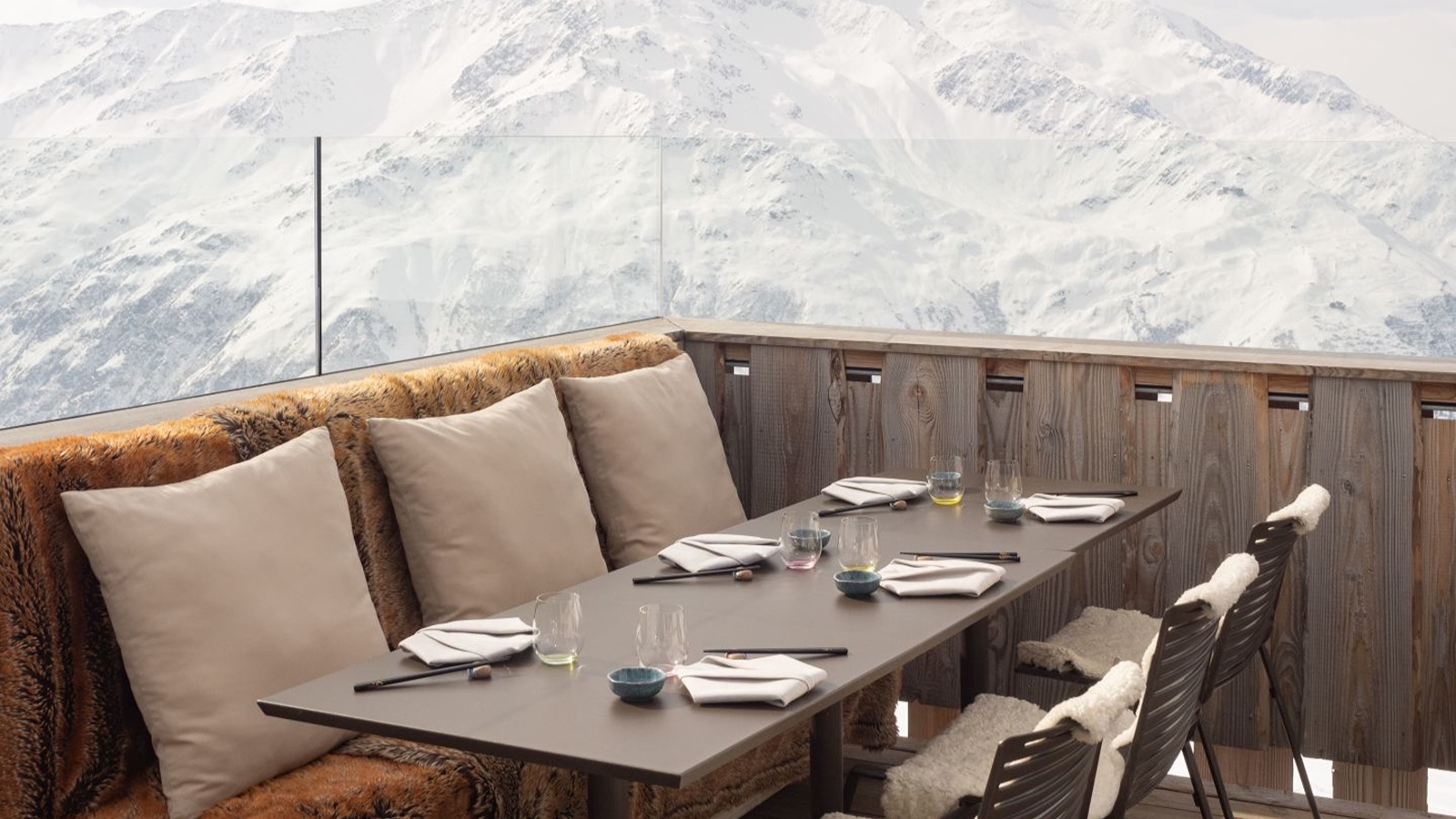 Luxury-Ski-Resort-Andermatt-Hotel-Chedi-Andermatt-Oxford-Ski-restaurant16.jpg