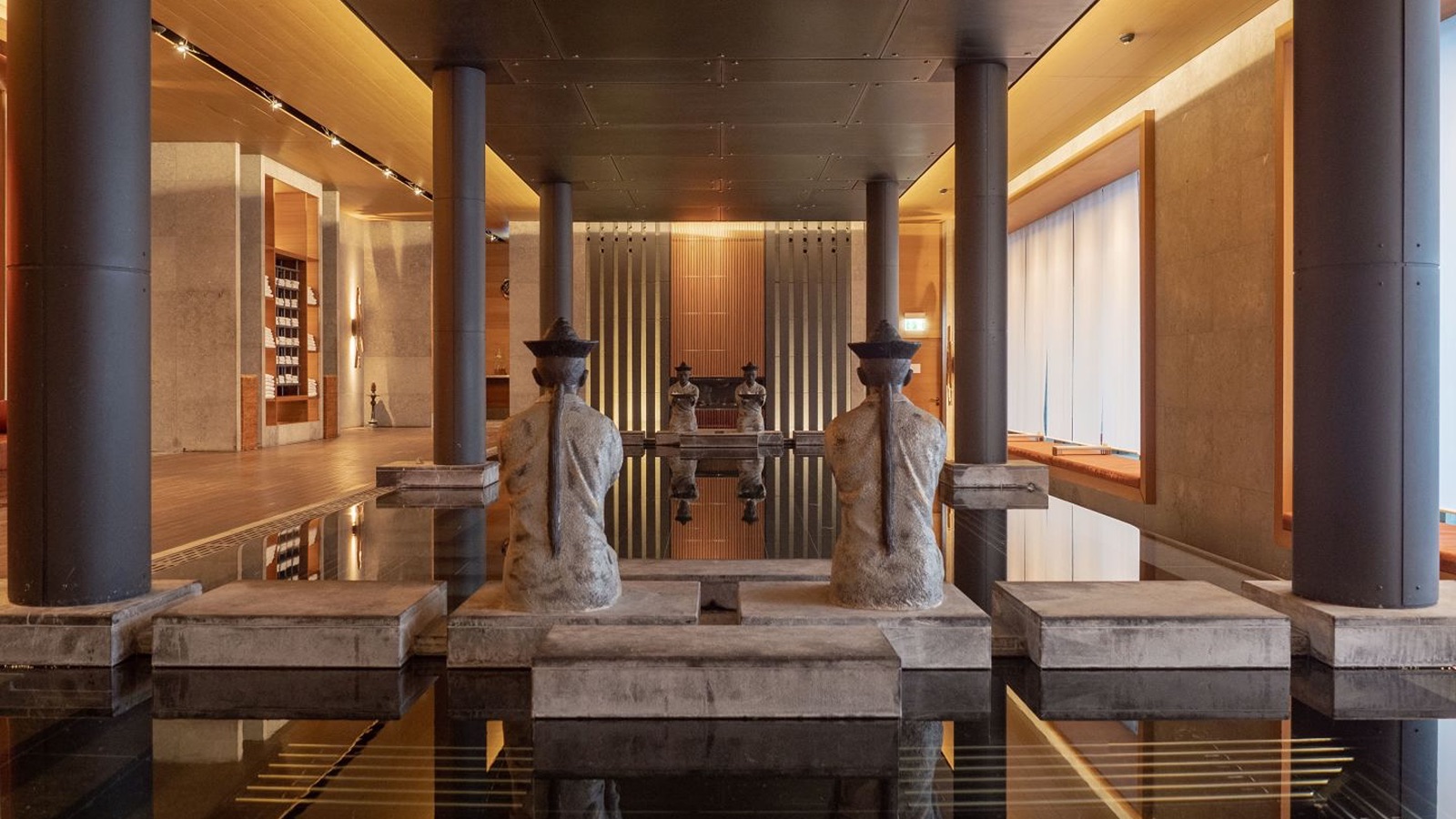Luxury-Ski-Resort-Andermatt-Hotel-Chedi-Andermatt-Oxford-Ski-restaurant17.jpg