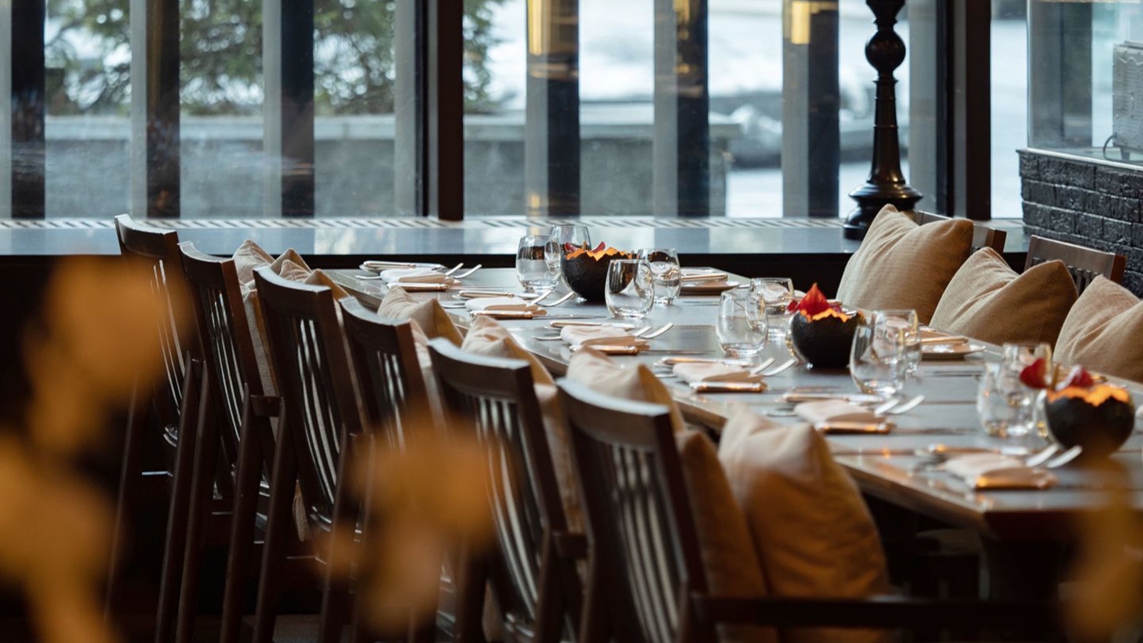 Luxury-Ski-Resort-Andermatt-Hotel-Chedi-Andermatt-Oxford-Ski-restaurant22.jpg